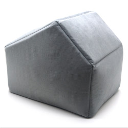 Будиночок для малих собак та котів Zoo-hunt Бліц сірий  №1 40х33х35 см